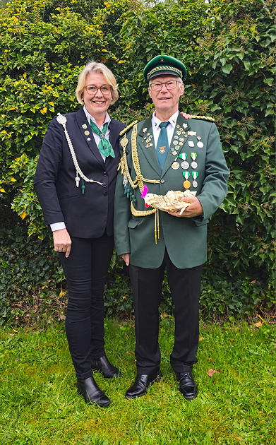 Der 11. Ladberger Schützenkaiser. Kurt Haarammert mit Gattin Ingrid